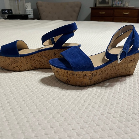 Nine West blue suede platform sandals; Size 8.5 - Picture 4 of 5